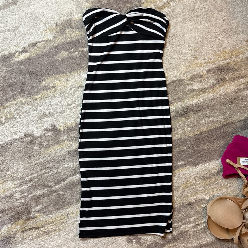 SHEIN Monochrome Strapless Dress